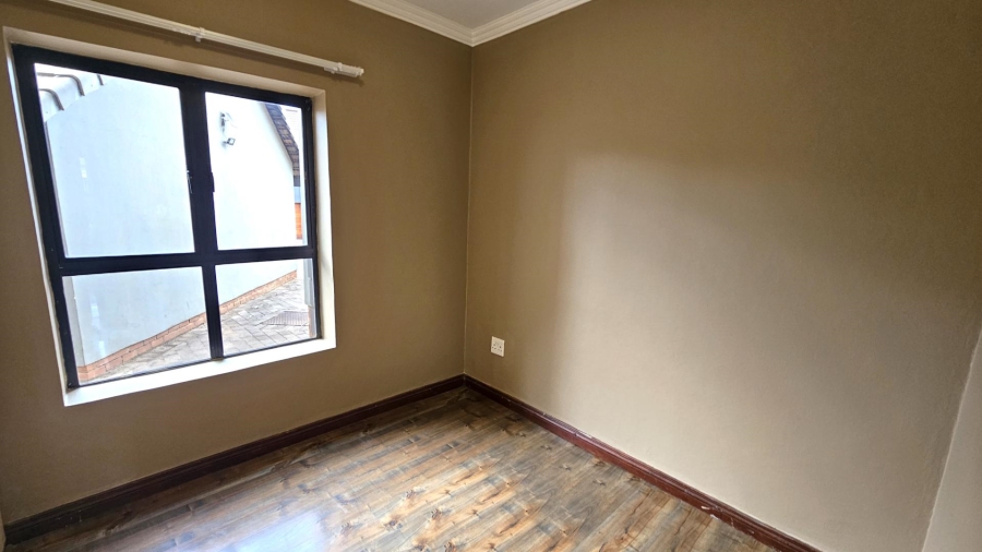 To Let 3 Bedroom Property for Rent in Melodie North West